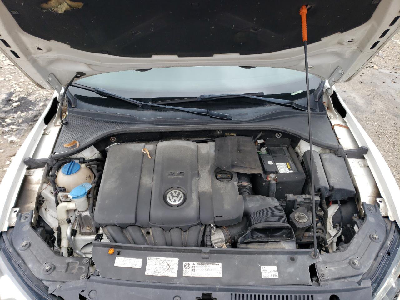 1VWBH7A38DC082452 2013 Volkswagen Passat Se