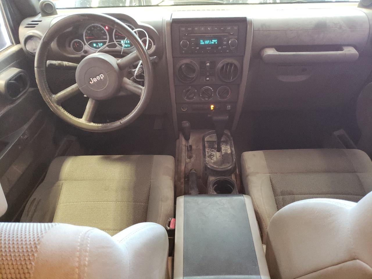 1J8GA59197L136827 2007 Jeep Wrangler Sahara