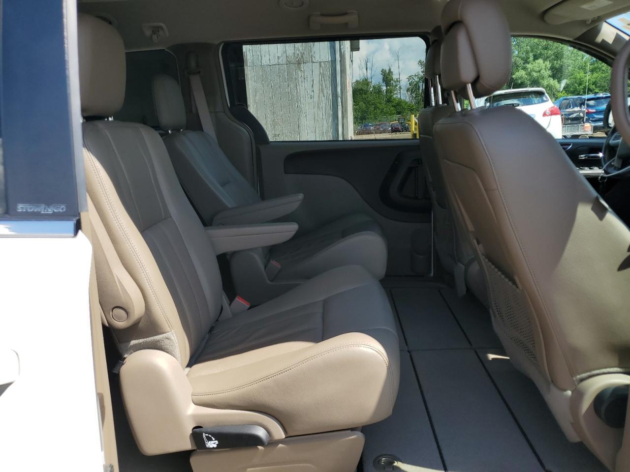 2C4RC1BG4CR326828 2012 Chrysler Town & Country Touring