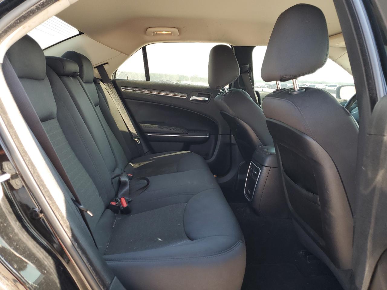 2C3CCAAG0KH609971 2019 Chrysler 300 Touring