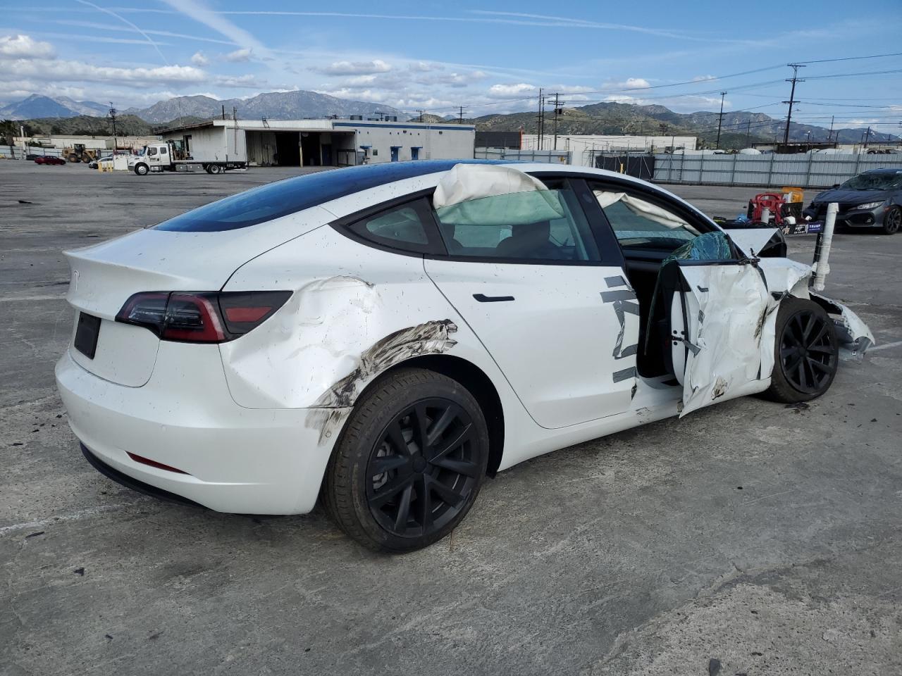 2022 Tesla Model 3 vin: 5YJ3E1EA0NF112683