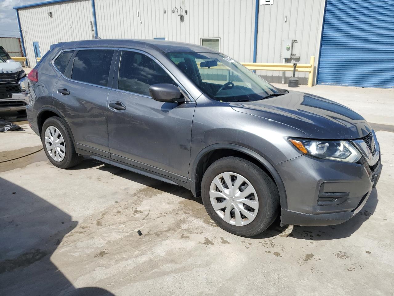 2018 Nissan Rogue S vin: 5N1AT2MT1JC718597