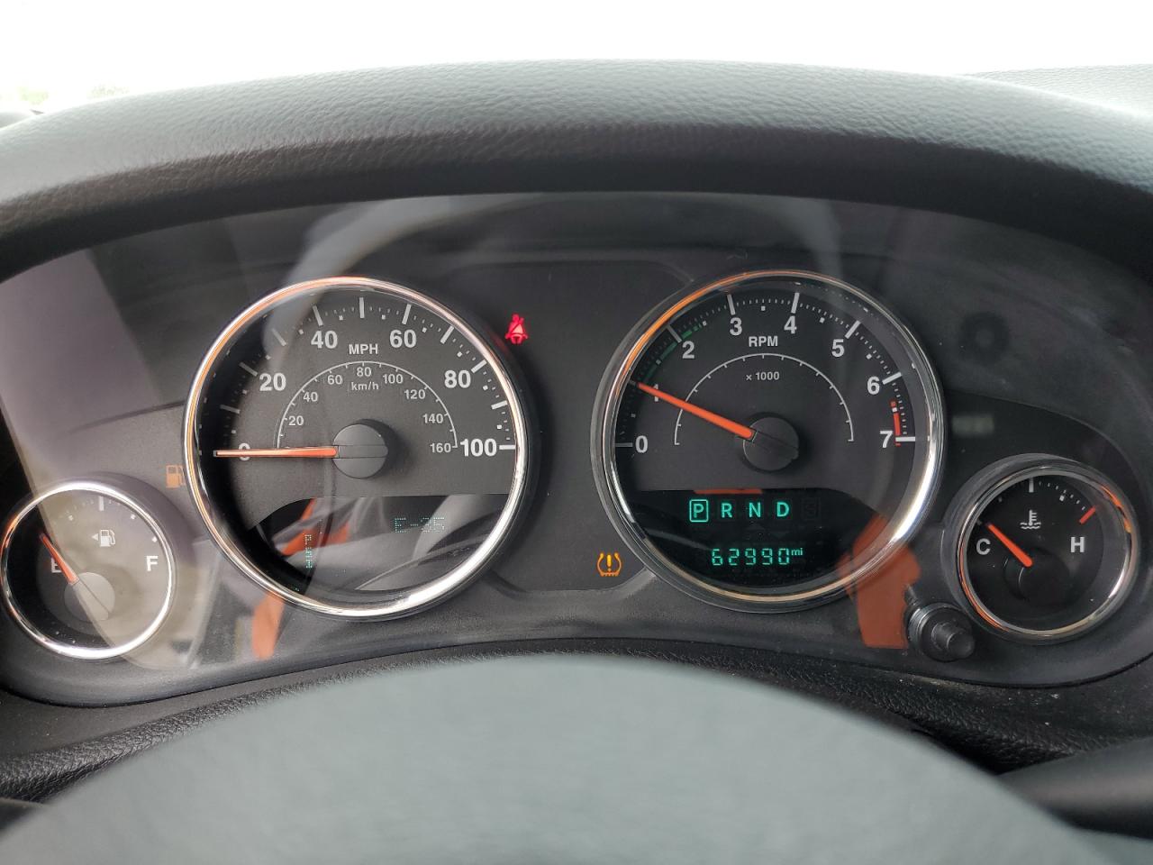 1C4BJWEG2GL304132 2016 Jeep Wrangler Unlimited Sahara