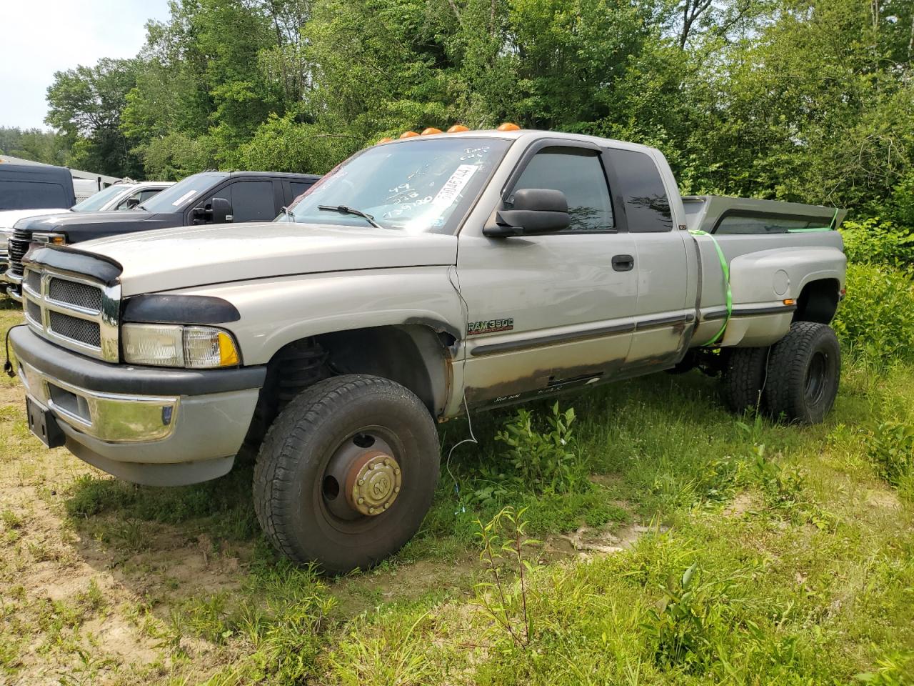 1B7MF3360XJ532886 1999 Dodge Ram 3500