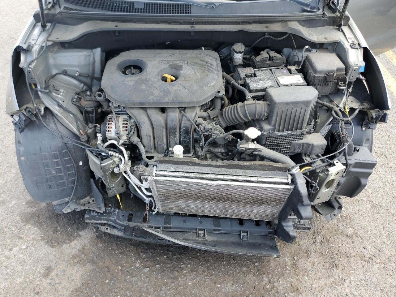 KNDJP3A52J7519927 2018 Kia Soul +