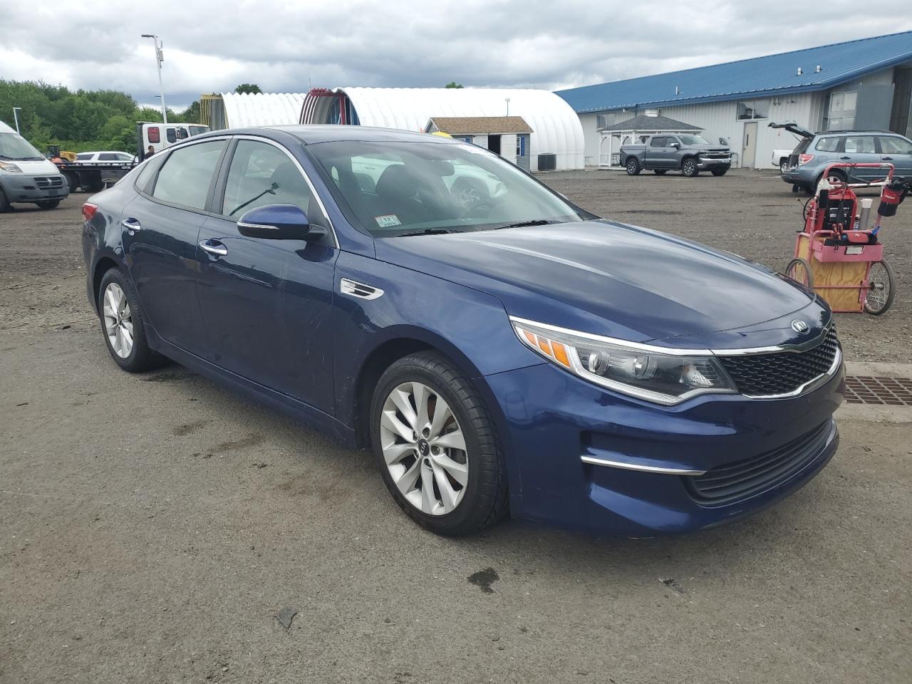 2017 Kia Optima Lx vin: 5XXGT4L34HG174795