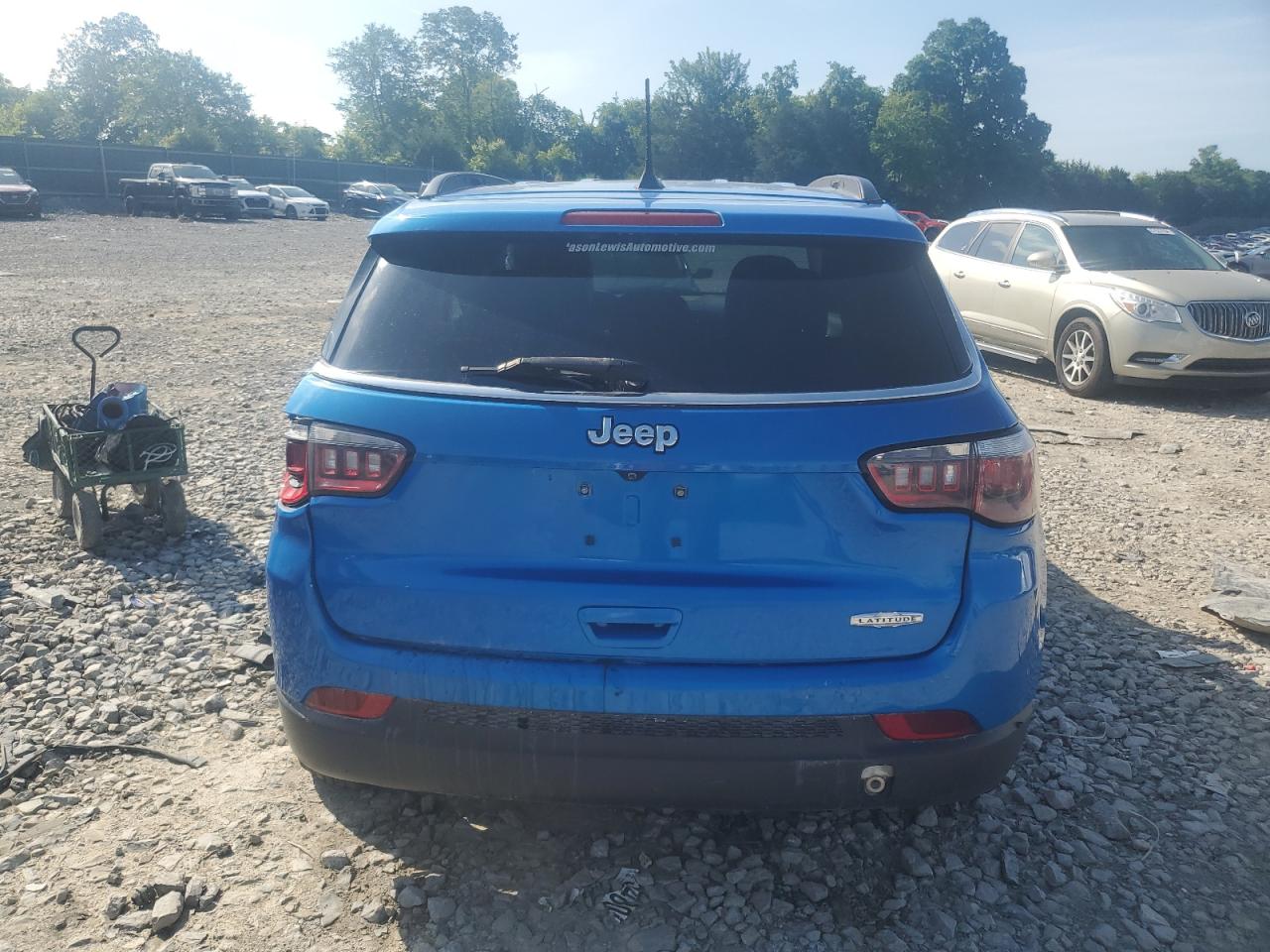 3C4NJCBB9JT137672 2018 Jeep Compass Latitude