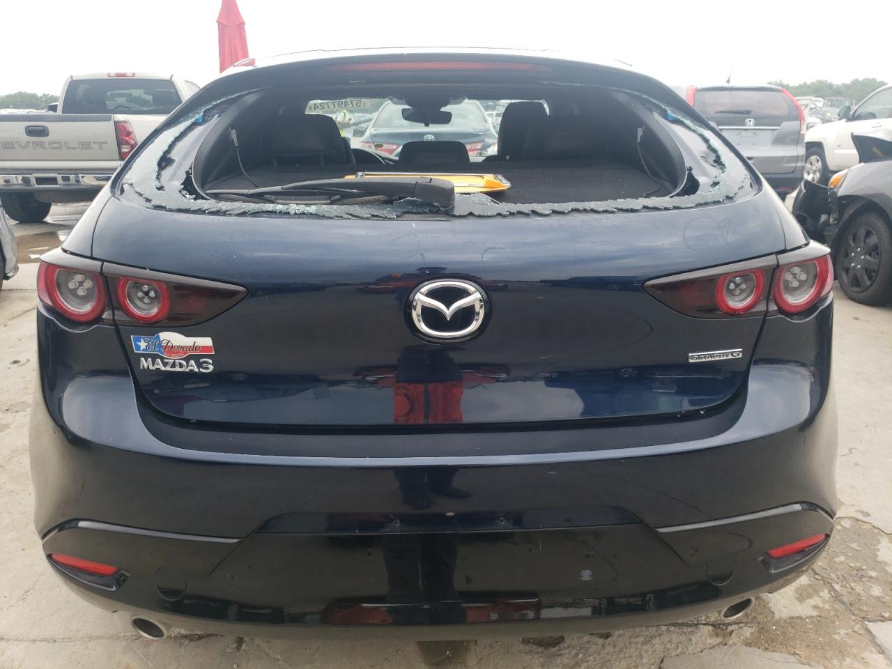 JM1BPAKL2M1303069 2021 Mazda 3 Select