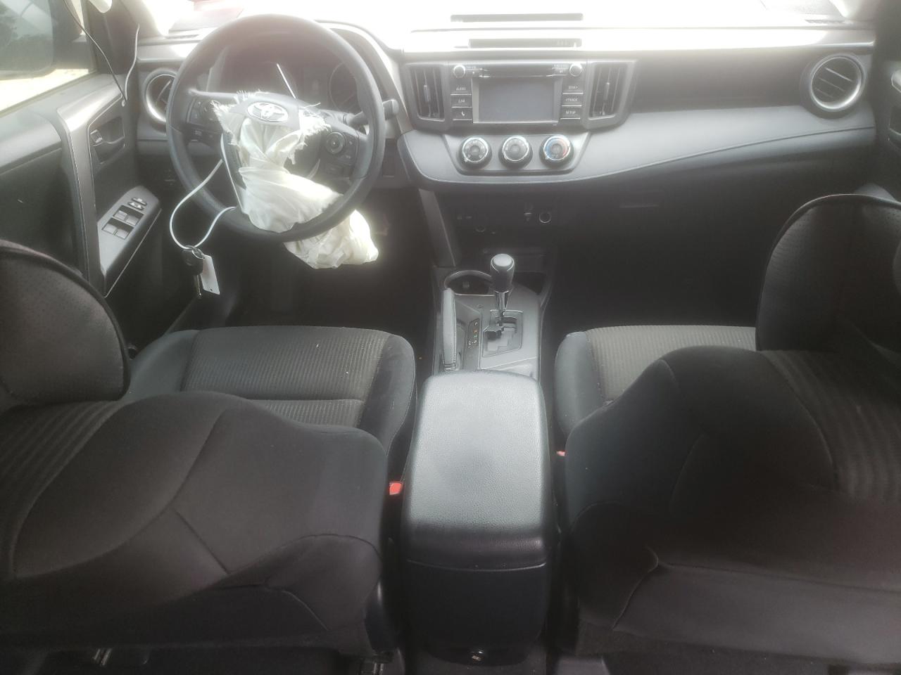 JTMZFREV2HJ137204 2017 Toyota Rav4 Le