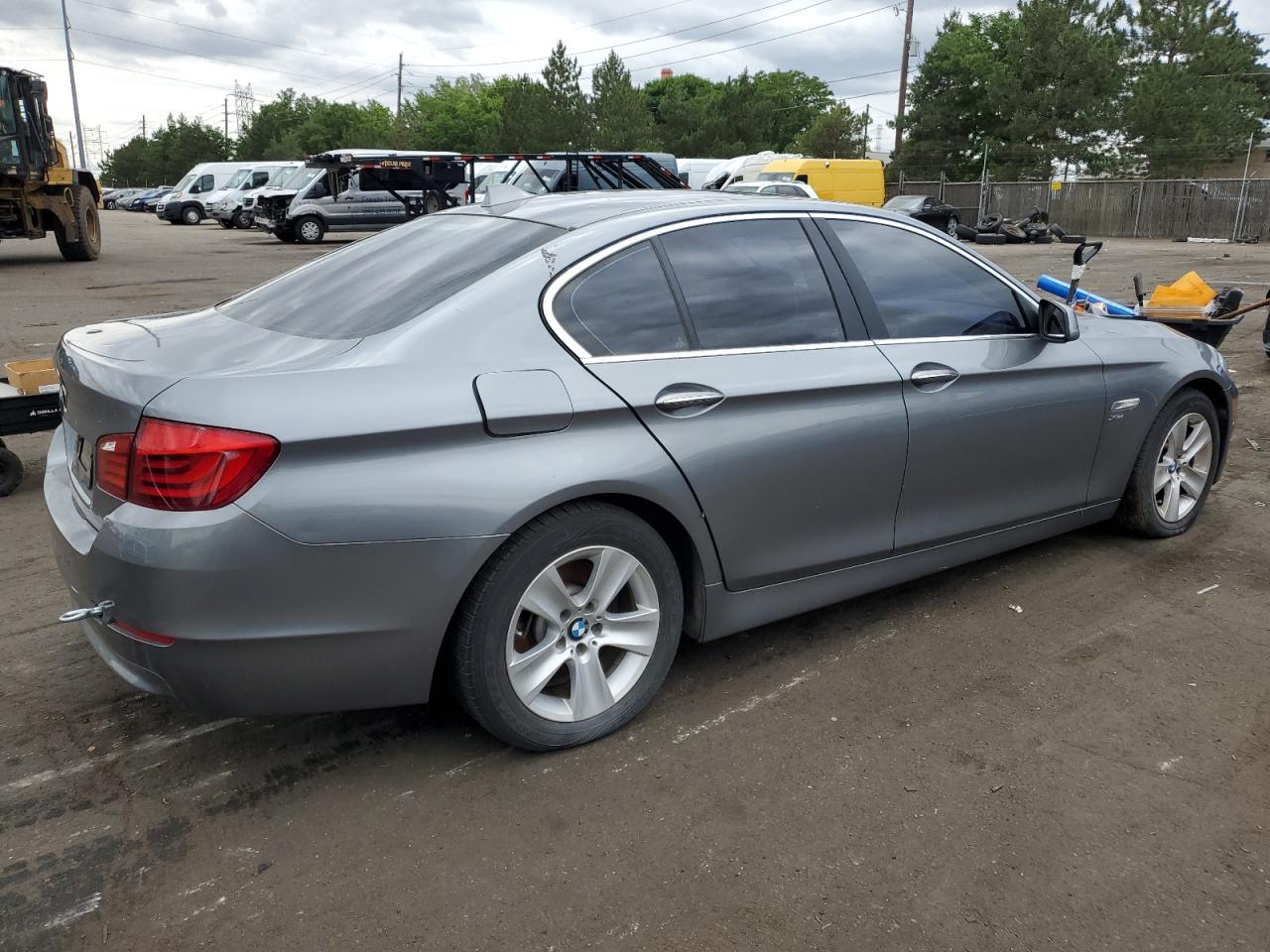 2012 BMW 528 Xi vin: WBAXH5C54CDW11042