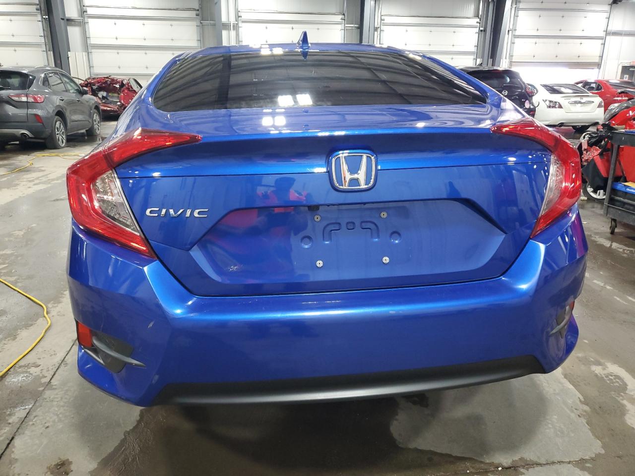 19XFC2F70JE037043 2018 Honda Civic Ex