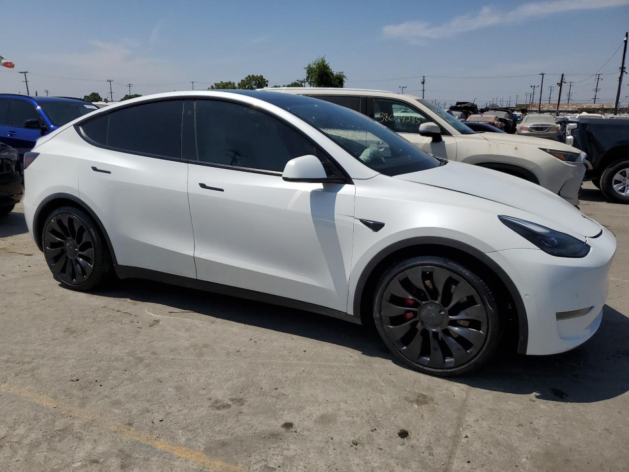 2021 Tesla Model Y vin: 5YJYGDEF6MF295311