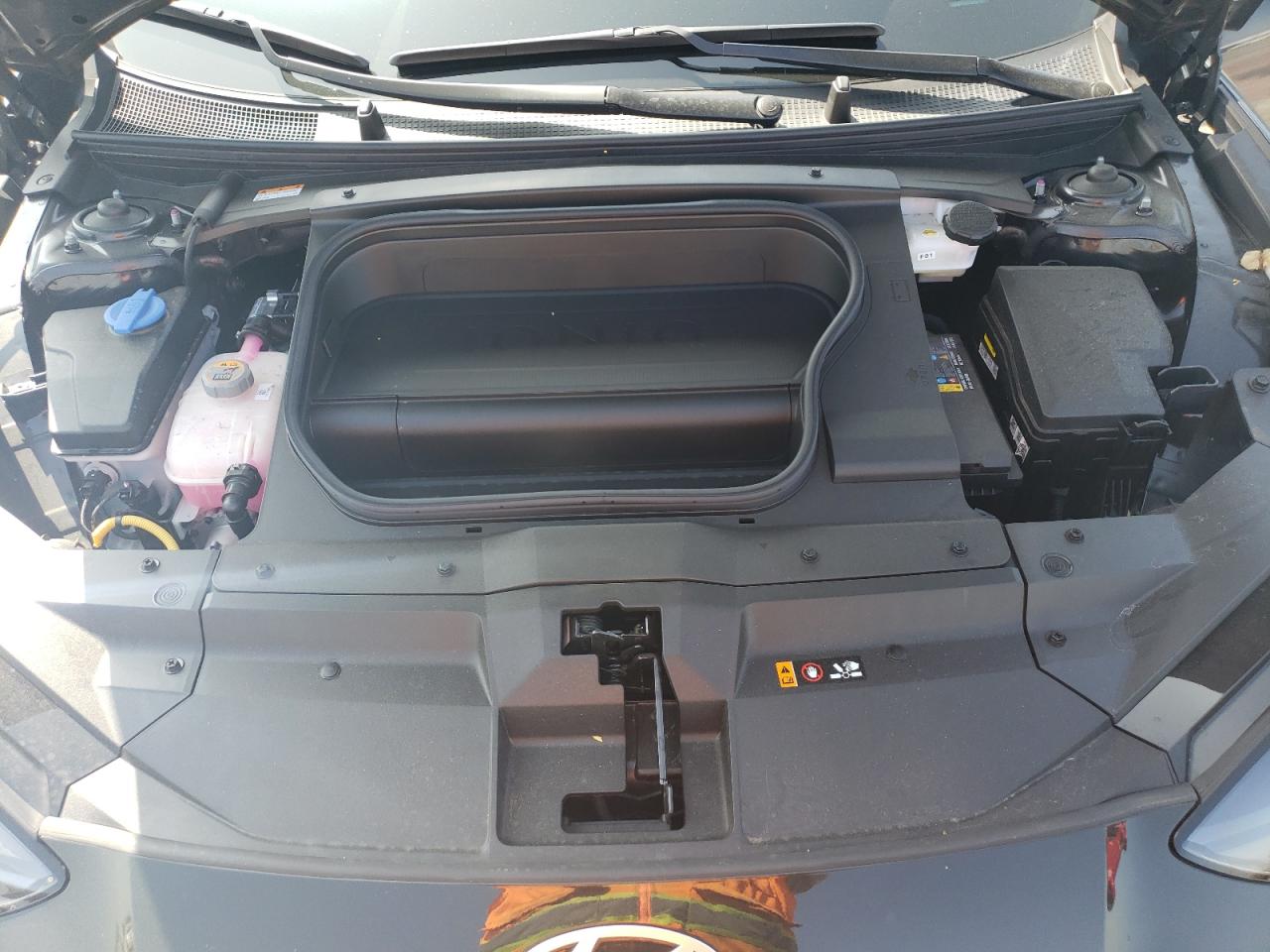 KMHM24AB1PA038792 2023 Hyundai Ioniq 6 Se