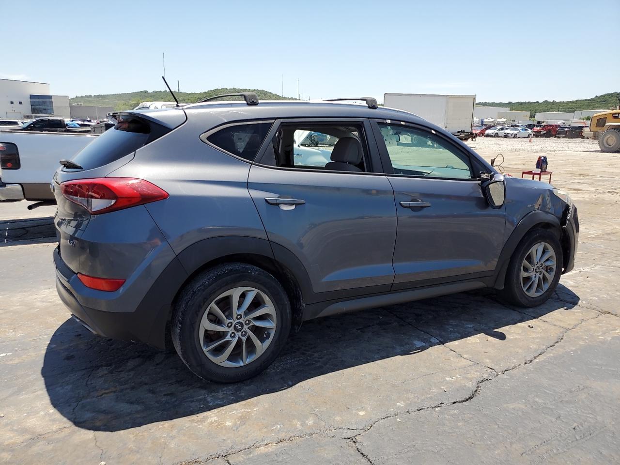 2016 Hyundai Tucson Limited vin: KM8J33A27GU193565