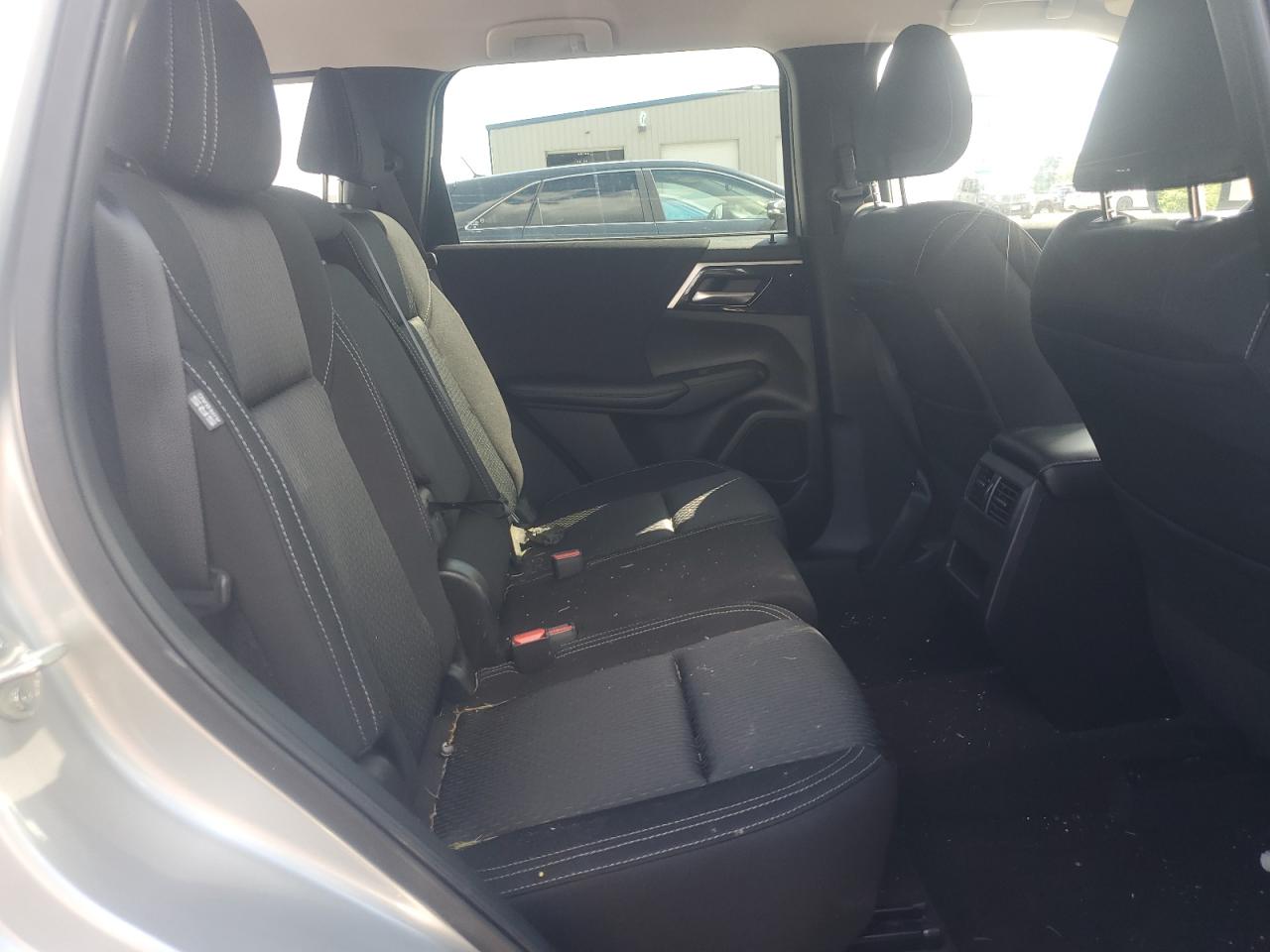 JA4J4TA82NZ023565 2022 Mitsubishi Outlander Es