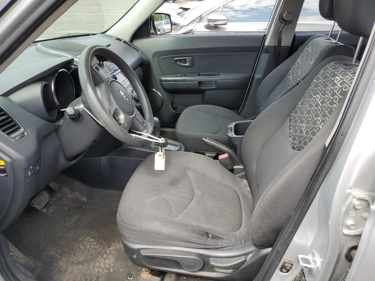 KNDJT2A27A7703935 2010 Kia Soul +