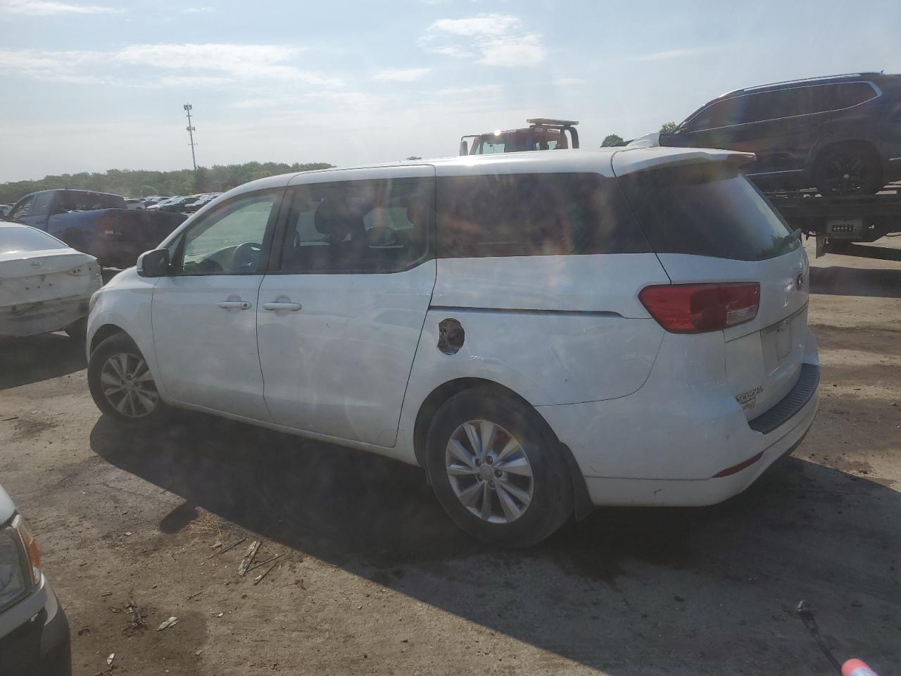 KNDMA5C18H6285071 2017 Kia Sedona L