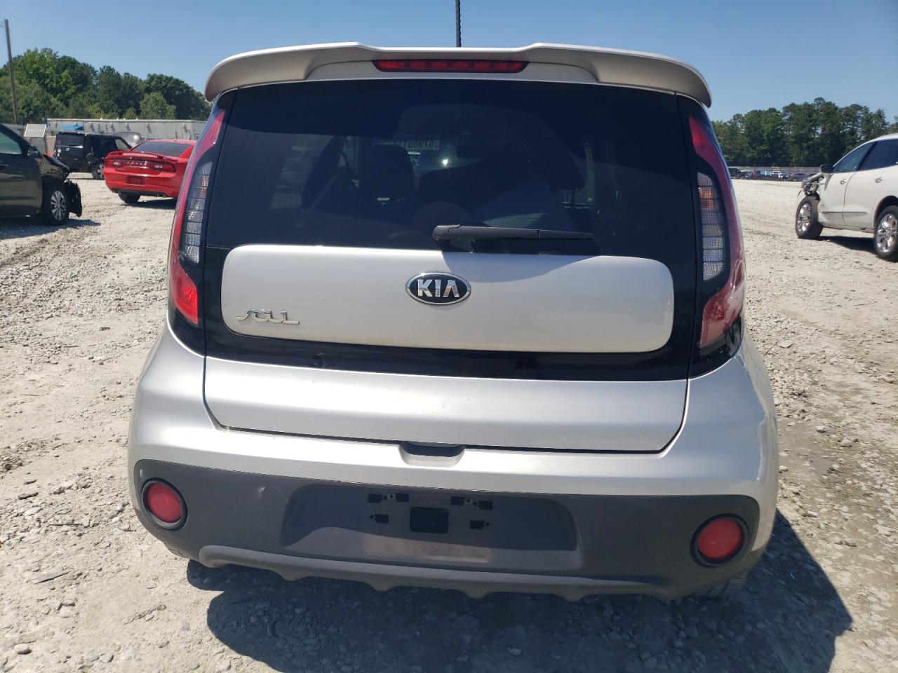 KNDJN2A25J7591601 2018 Kia Soul