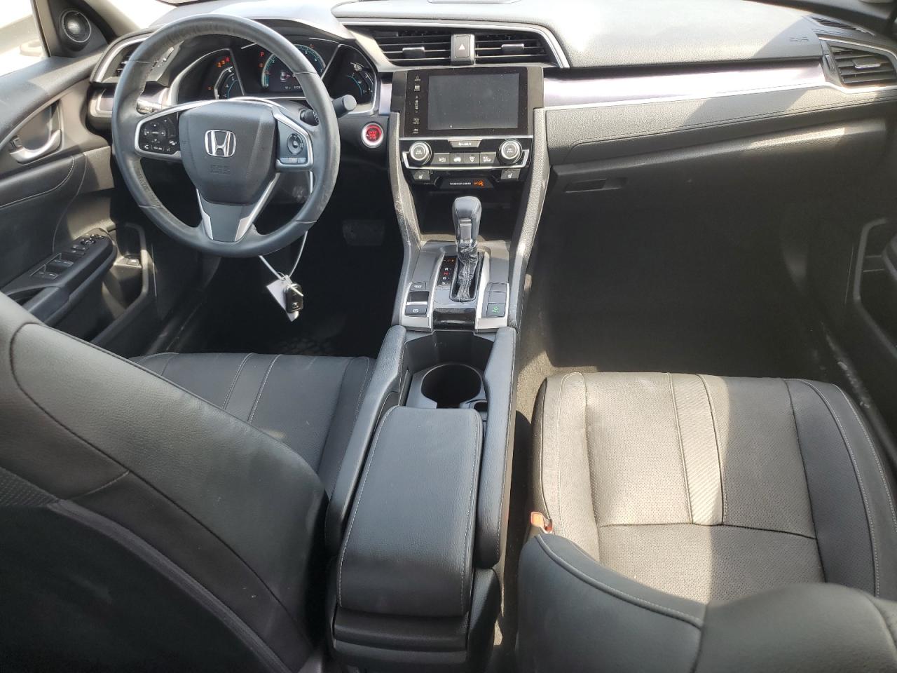 2018 Honda Civic Touring vin: JHMFC1F95JX002041