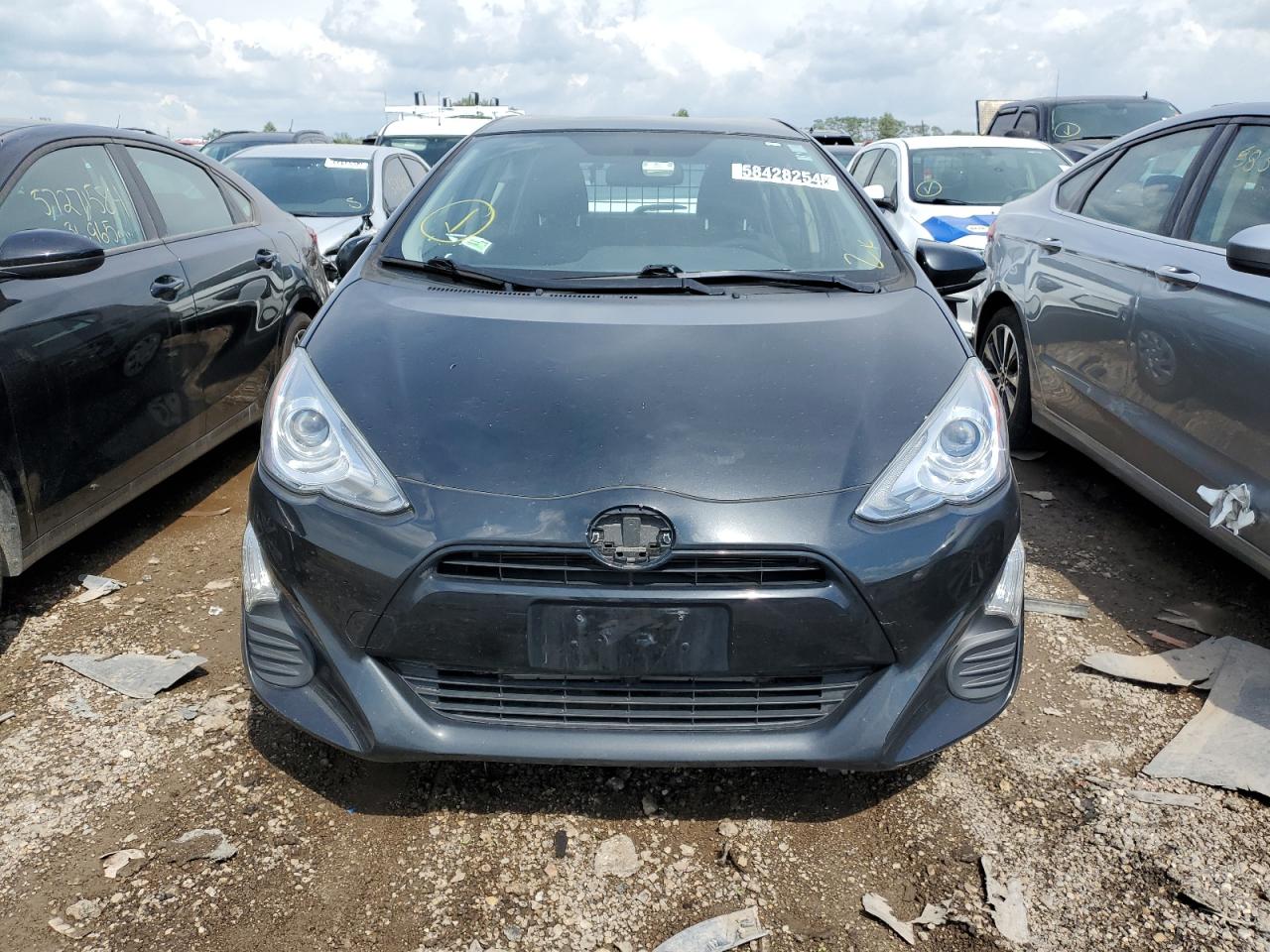 2016 Toyota Prius C vin: JTDKDTB33G1121034