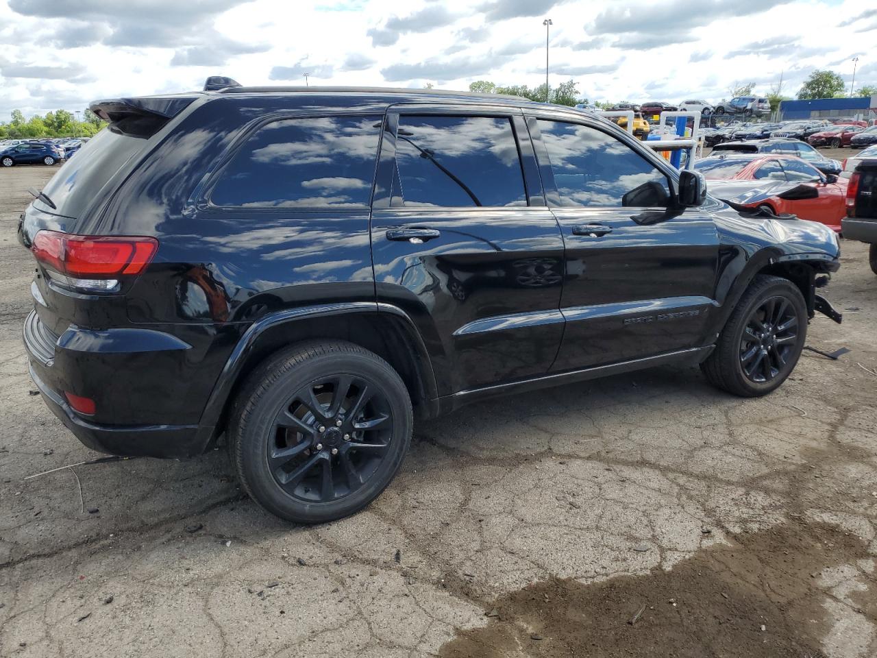 1C4RJFAG8JC164793 2018 Jeep Grand Cherokee Laredo