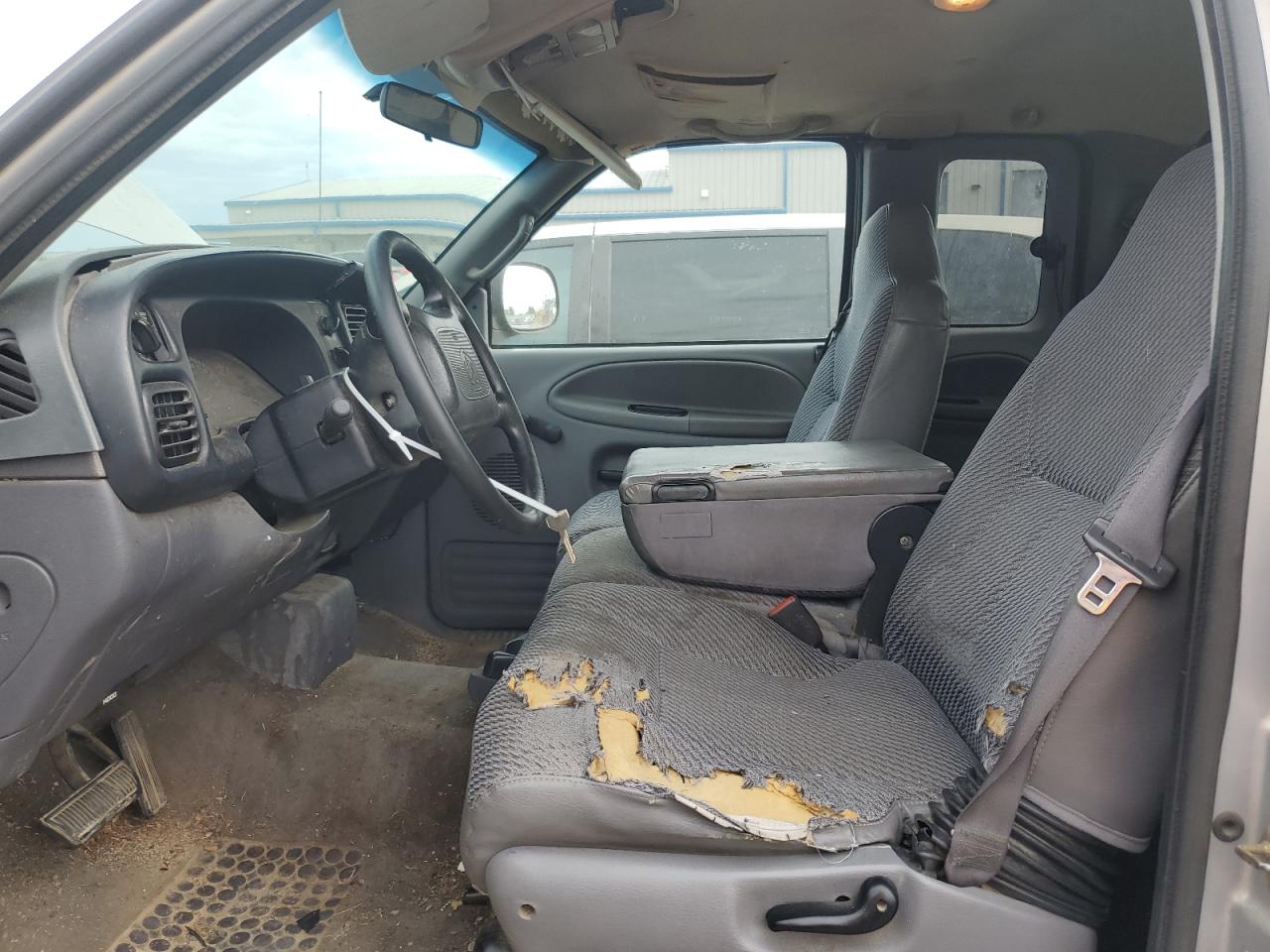 1B7HC13Y9YJ167187 2000 Dodge Ram 1500