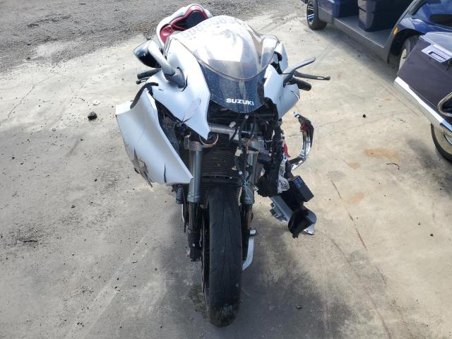 SUZUKI GSX1300 RR 2022 silver  gas JS1EJ11BXN7101225 photo #3