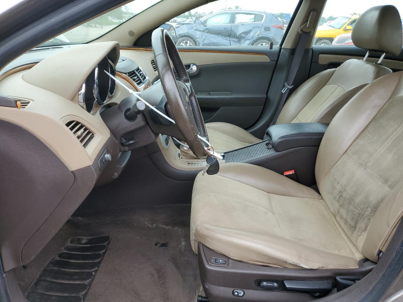 1G1ZD5E71AF220186 2010 Chevrolet Malibu 2Lt