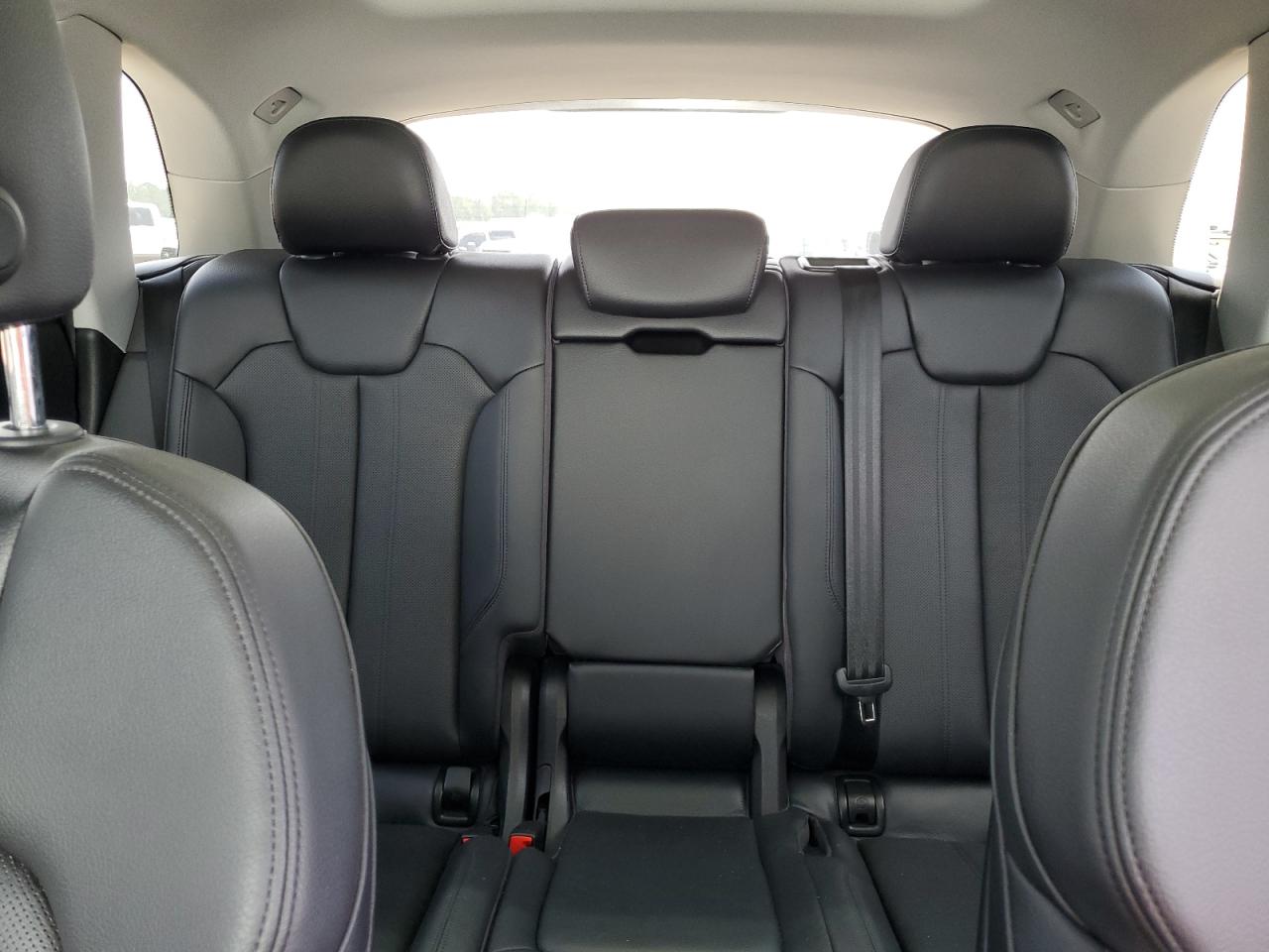 WA1CNAFY9J2053880 2018 Audi Q5 Prestige