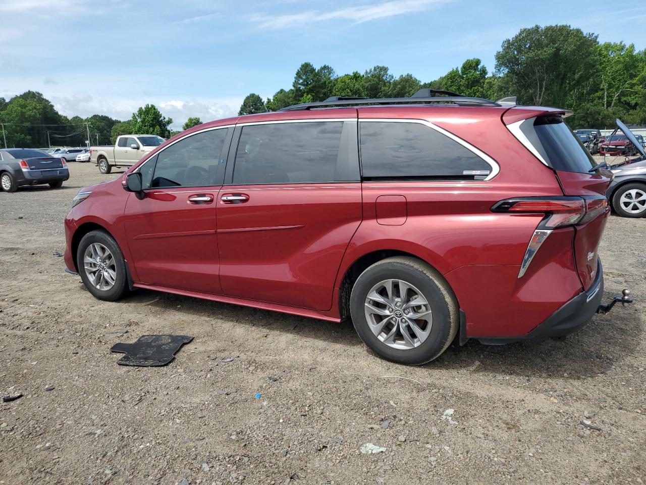 5TDYRKEC3NS121780 2022 Toyota Sienna Xle