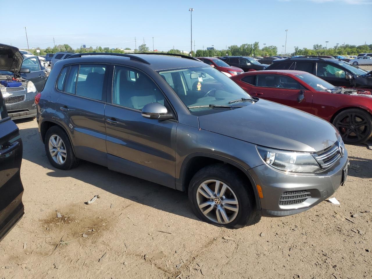 2015 Volkswagen Tiguan S vin: WVGBV7AX2FW116090