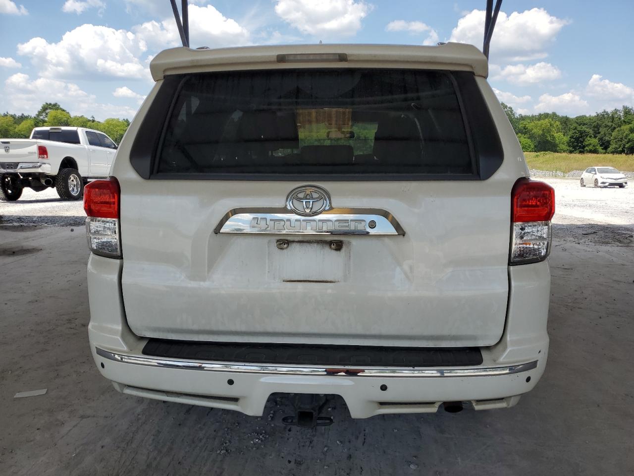 JTEZU5JR9B5026412 2011 Toyota 4Runner Sr5