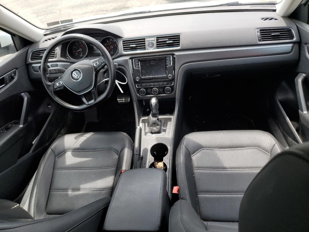 1VWDT7A38HC080634 2017 Volkswagen Passat R-Line