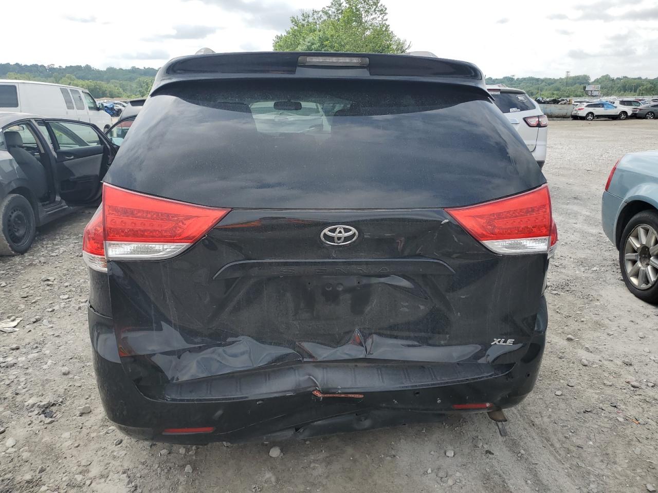 5TDYK3DC7CS245589 2012 Toyota Sienna Xle