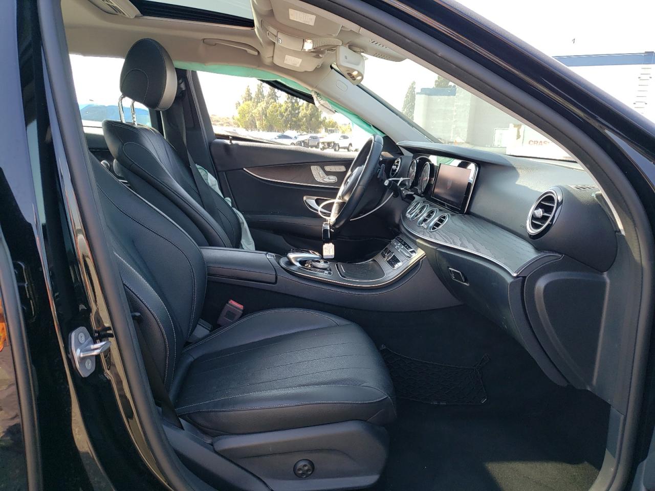 WDDZF4JB0JA394940 2018 Mercedes-Benz E 300