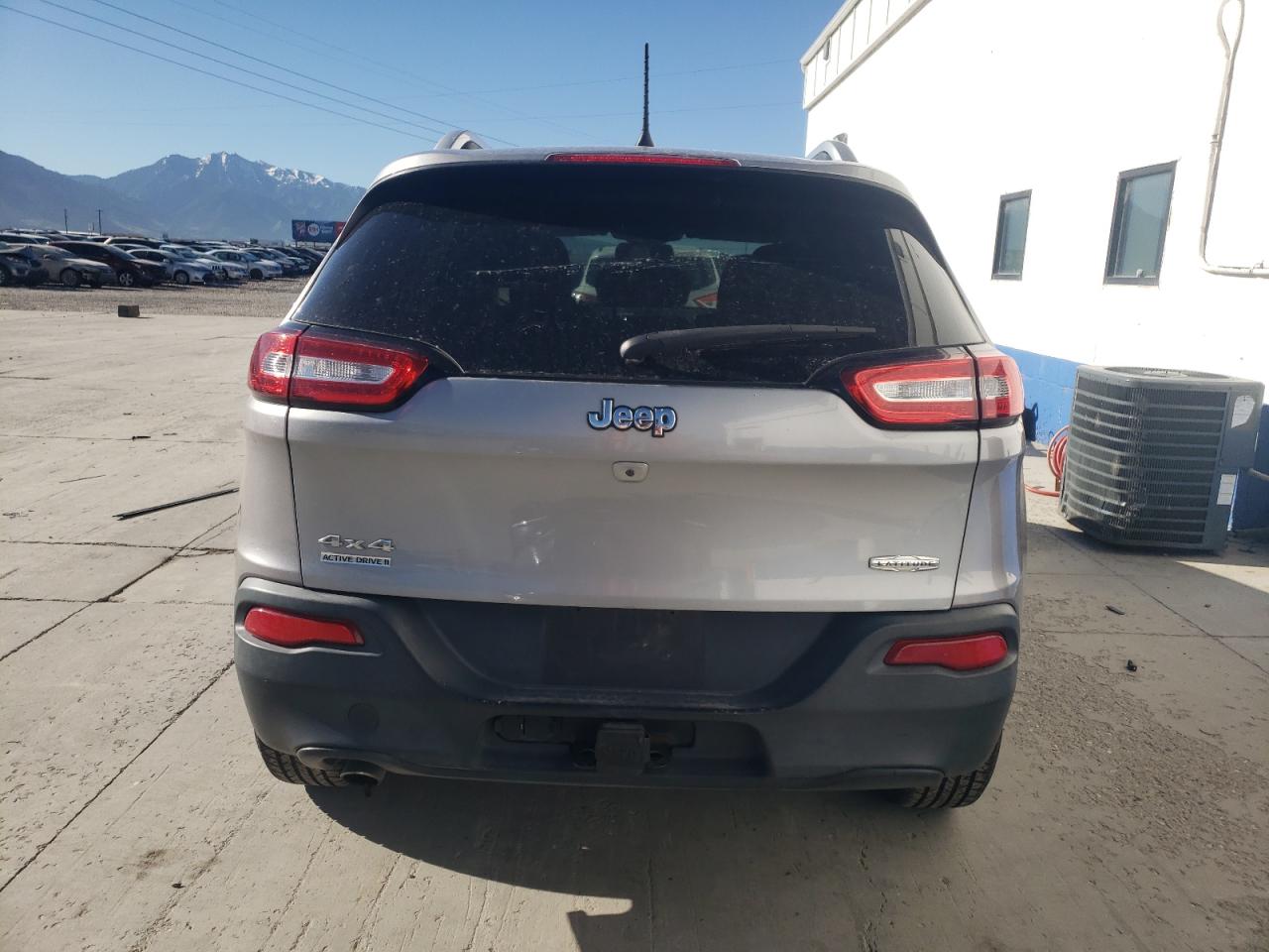 1C4PJMCB2HW639568 2017 Jeep Cherokee Latitude