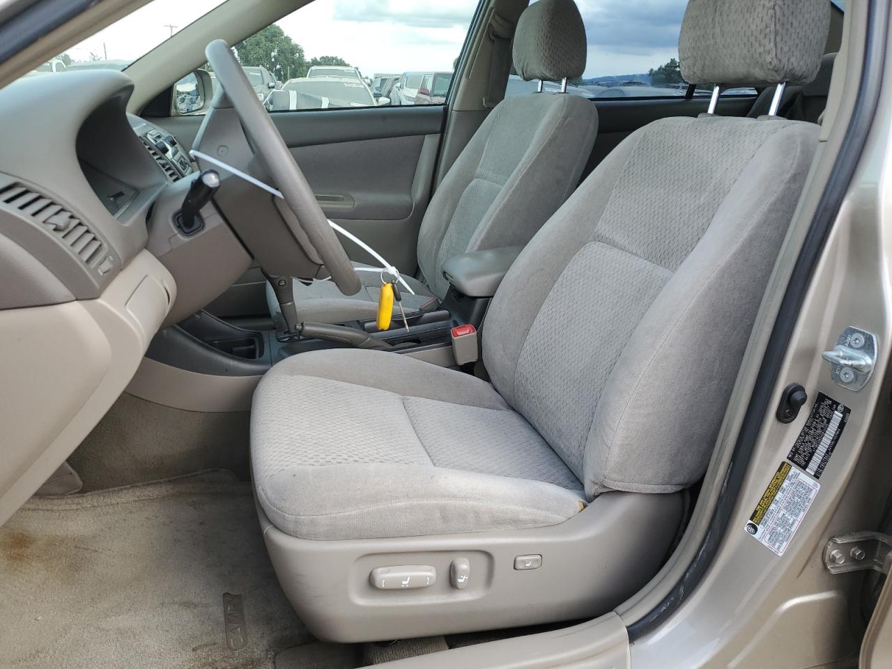 4T1BE32K54U812446 2004 Toyota Camry Le