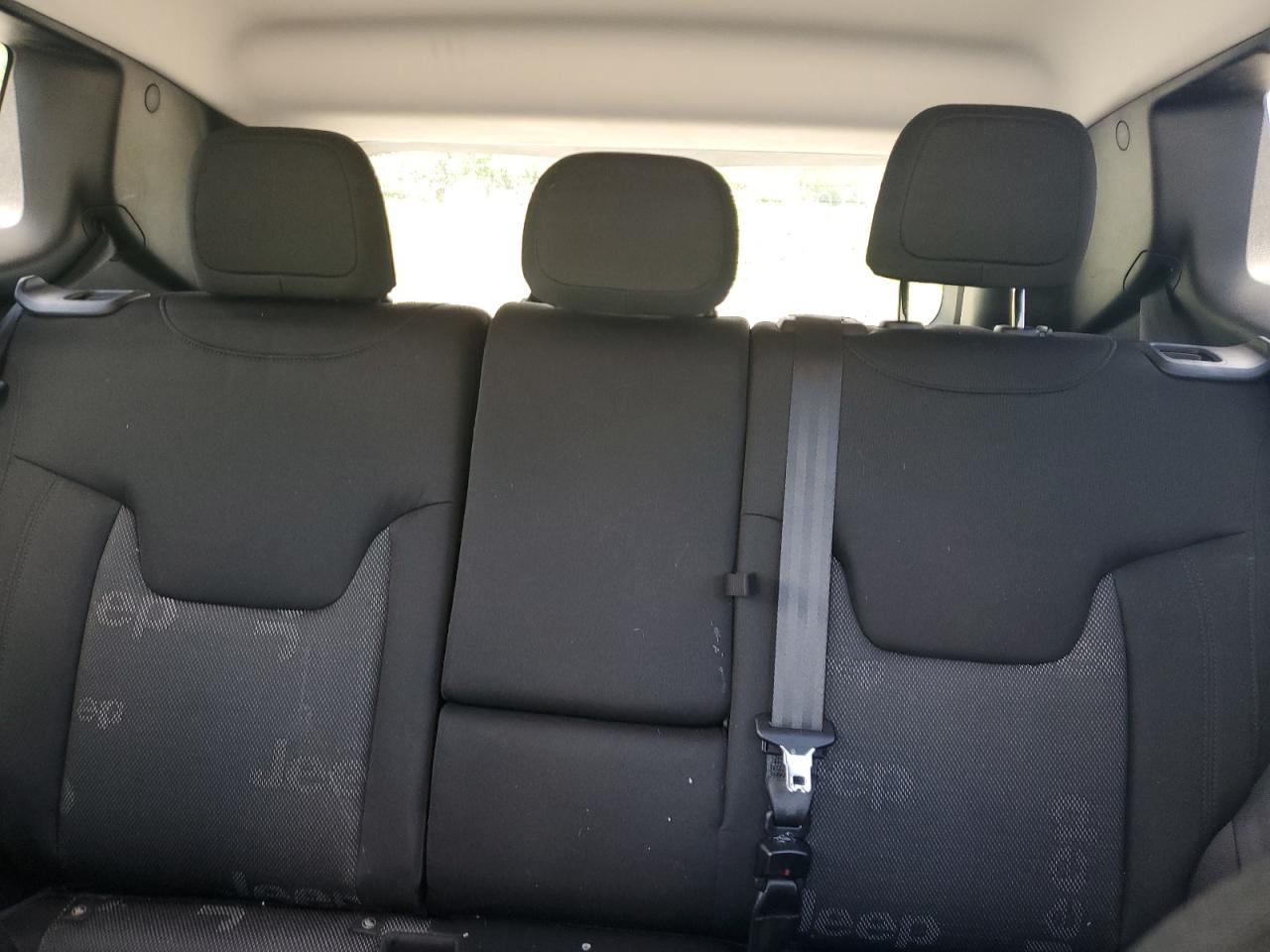 ZACCJBBT2GPE20425 2016 Jeep Renegade Latitude