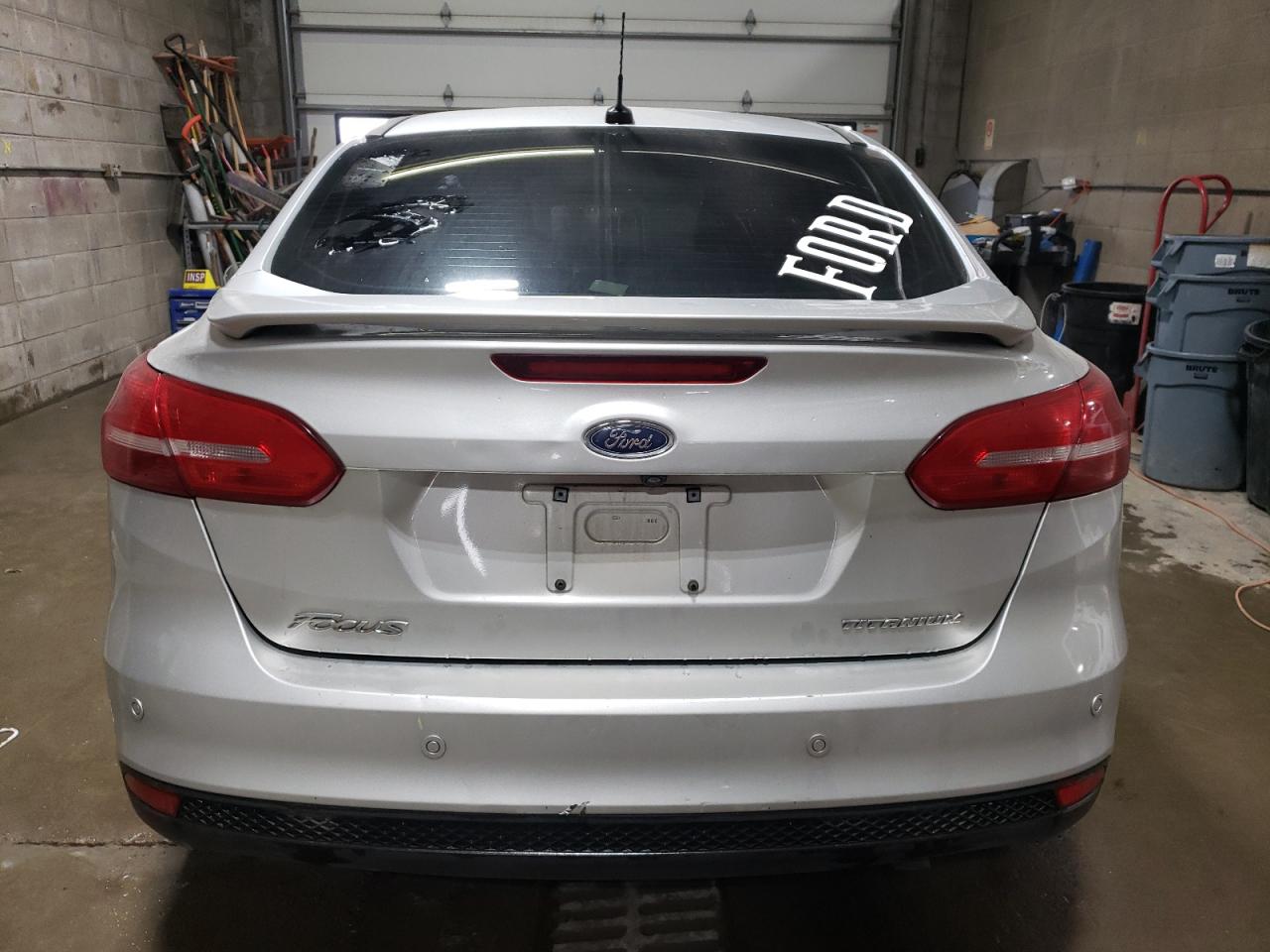 2018 Ford Focus Titanium vin: 1FADP3J24JL294443