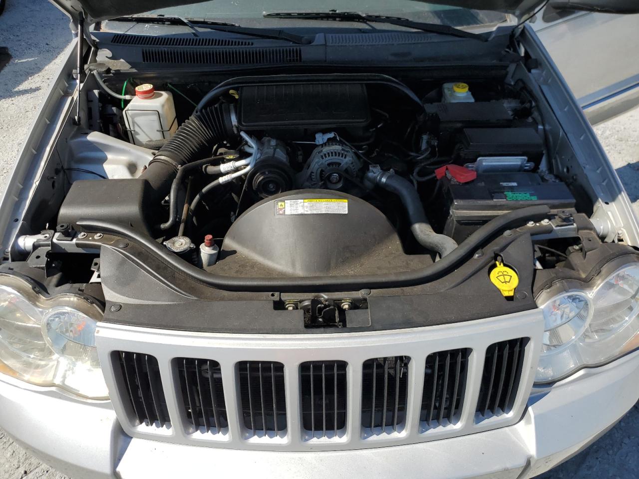 1J4PR4GK5AC130966 2010 Jeep Grand Cherokee Laredo