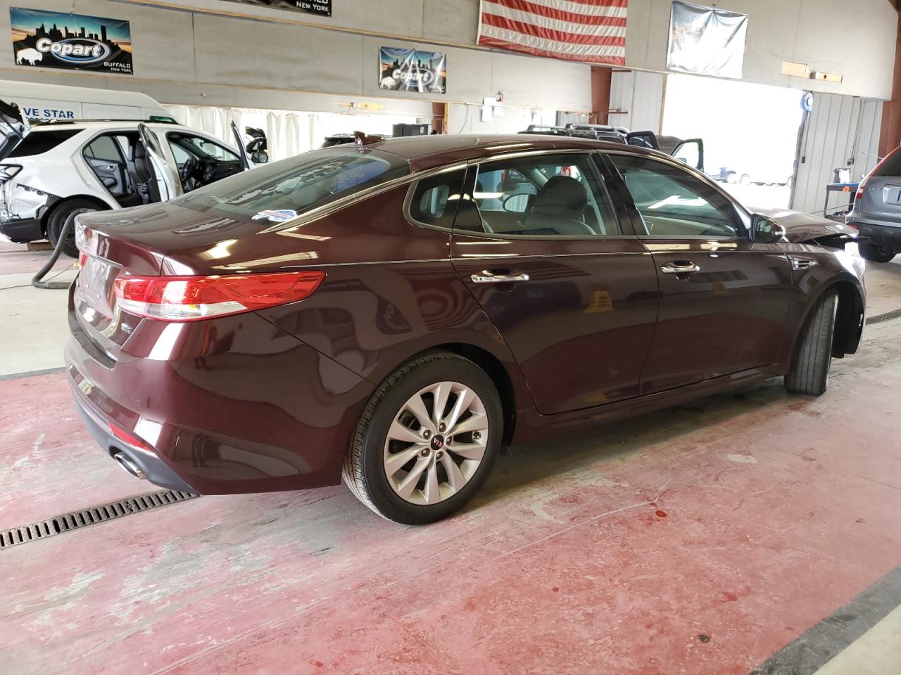 5XXGU4L38JG207509 2018 Kia Optima Ex