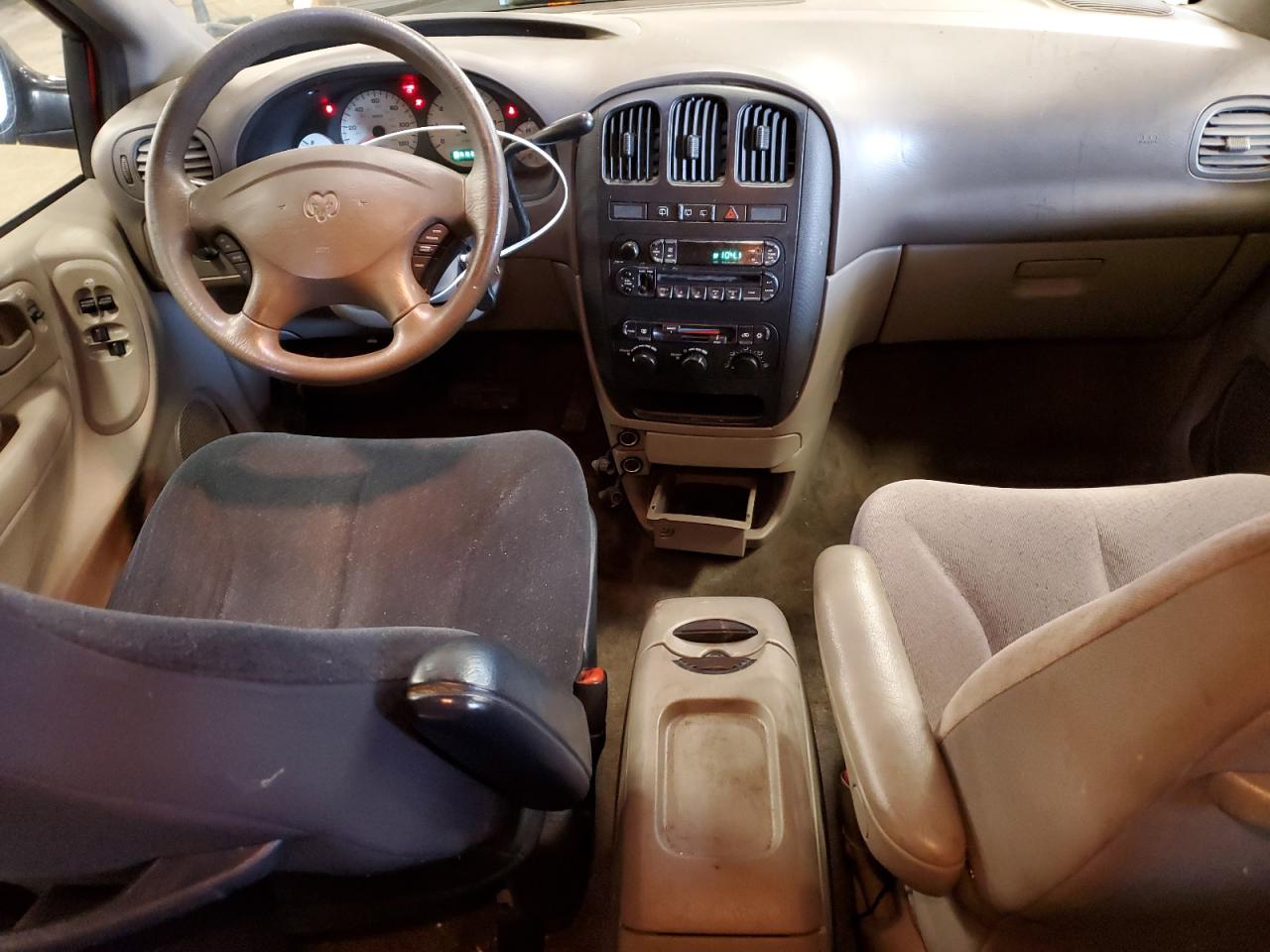 2B4GP44RX2R601951 2002 Dodge Grand Caravan Sport