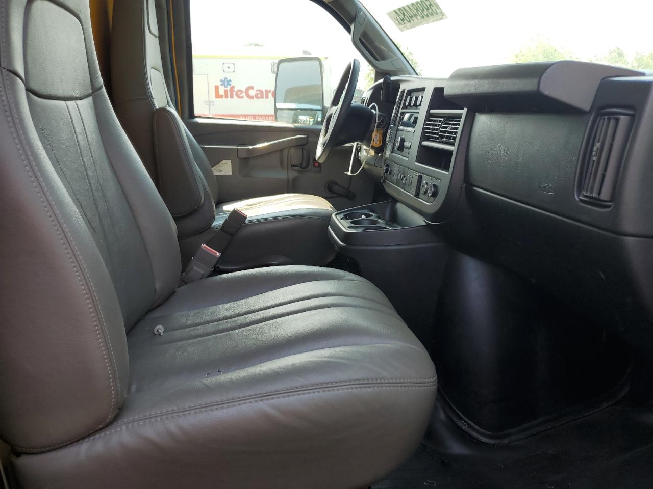 7GZ37TCG2LN004113 2020 GMC Savana Cutaway G3500