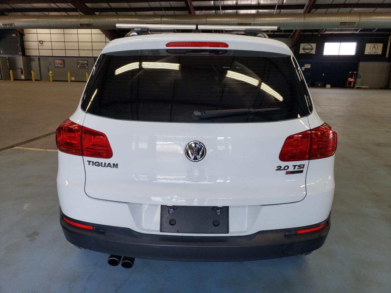 2017 Volkswagen Tiguan S vin: WVGBV7AX1HK027511