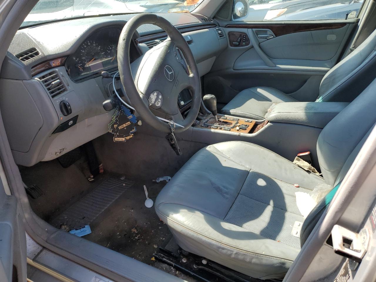 WDBJF70JXYB127485 2000 Mercedes-Benz E 430