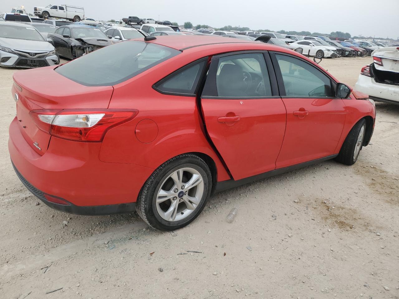 2014 Ford Focus Se vin: 1FADP3F23EL144807