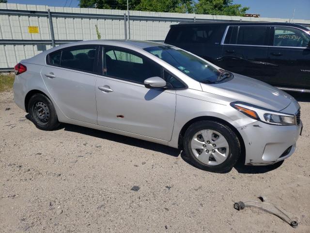 VIN 3KPFL4A79JE228611 2018 KIA Forte, LX no.4