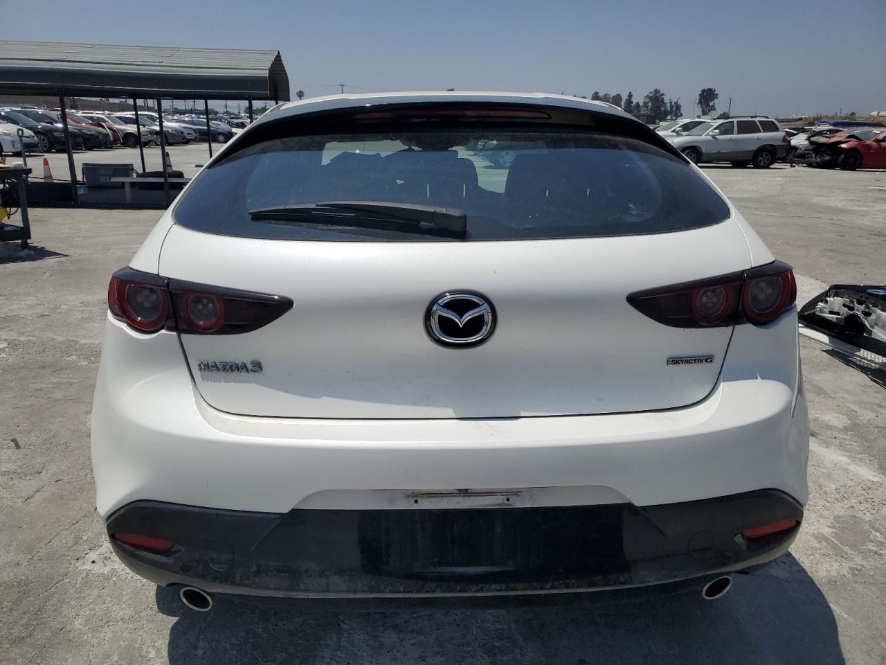 JM1BPAKL6M1346992 2021 Mazda 3 Select