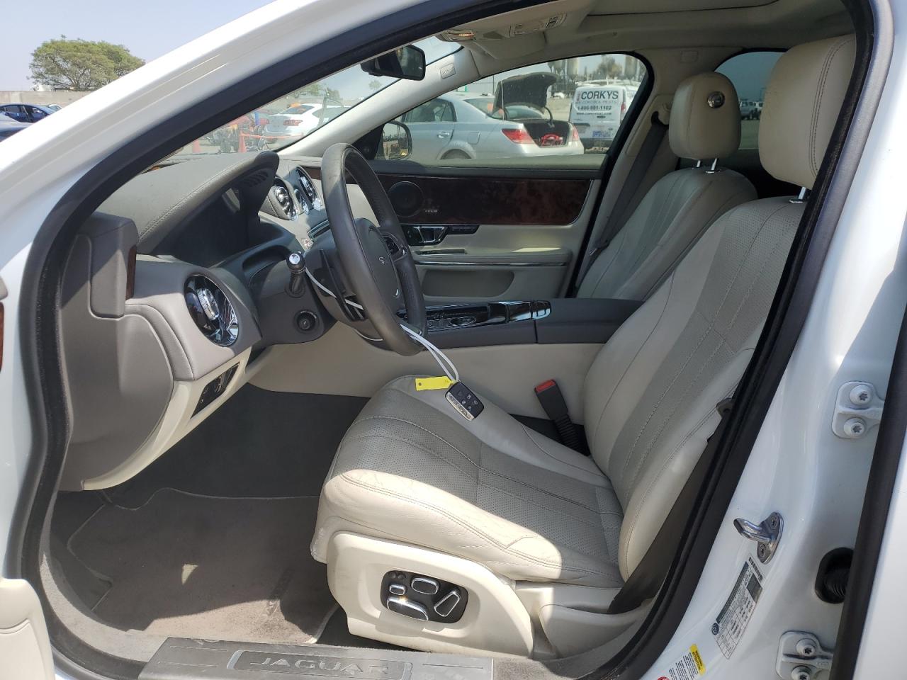 SAJWA1CZXF8V83082 2015 Jaguar Xj