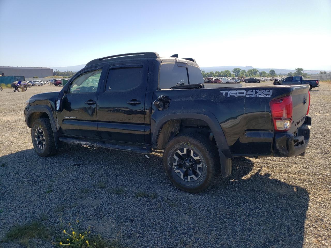 2017 Toyota Tacoma Double Cab vin: 5TFCZ5AN6HX120558